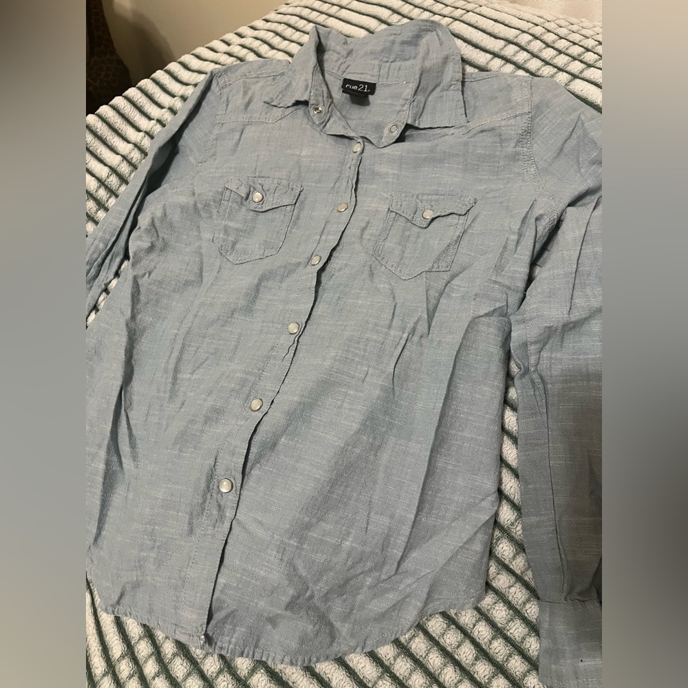 Rue 21 Chambrays Button Up Shirt Junior Size XL